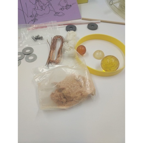 Sir Isaac Newton Science & The Notion Of Motion The Wild Goose Company Kid Game - Picture 10 of 12